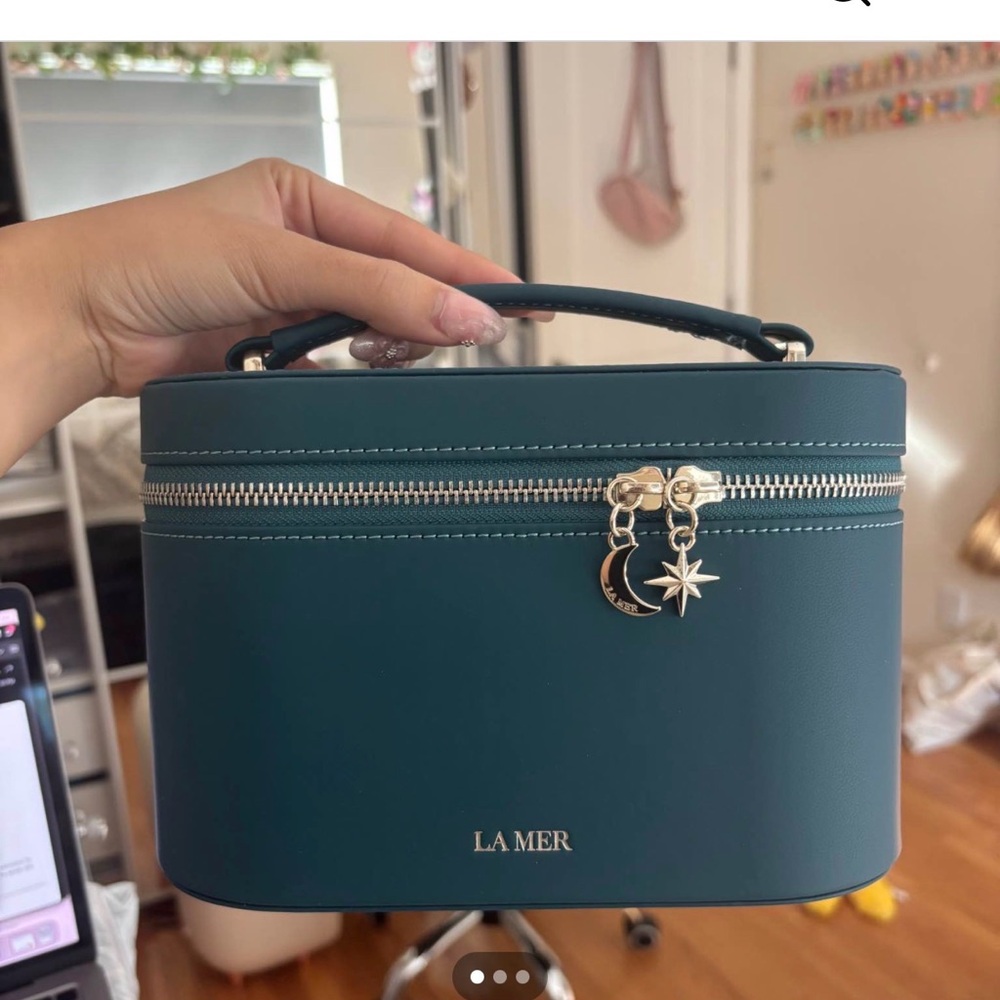 La Mer Cosmetic Case with Star & Moon Charms case 180mm x 70mm x 120mm